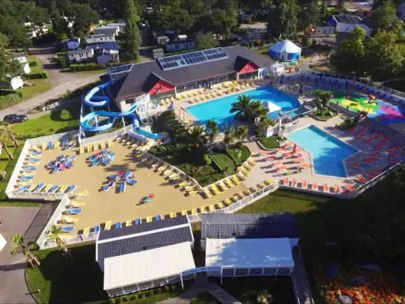 Camping Domaine De Kerlann Mb 2 Chambres 6Personnes Pont-Aven France